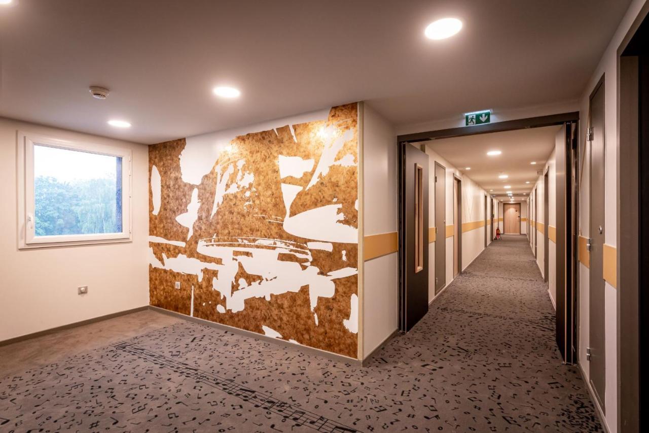 Ibis Styles Valenciennes Petite Foret Εξωτερικό φωτογραφία